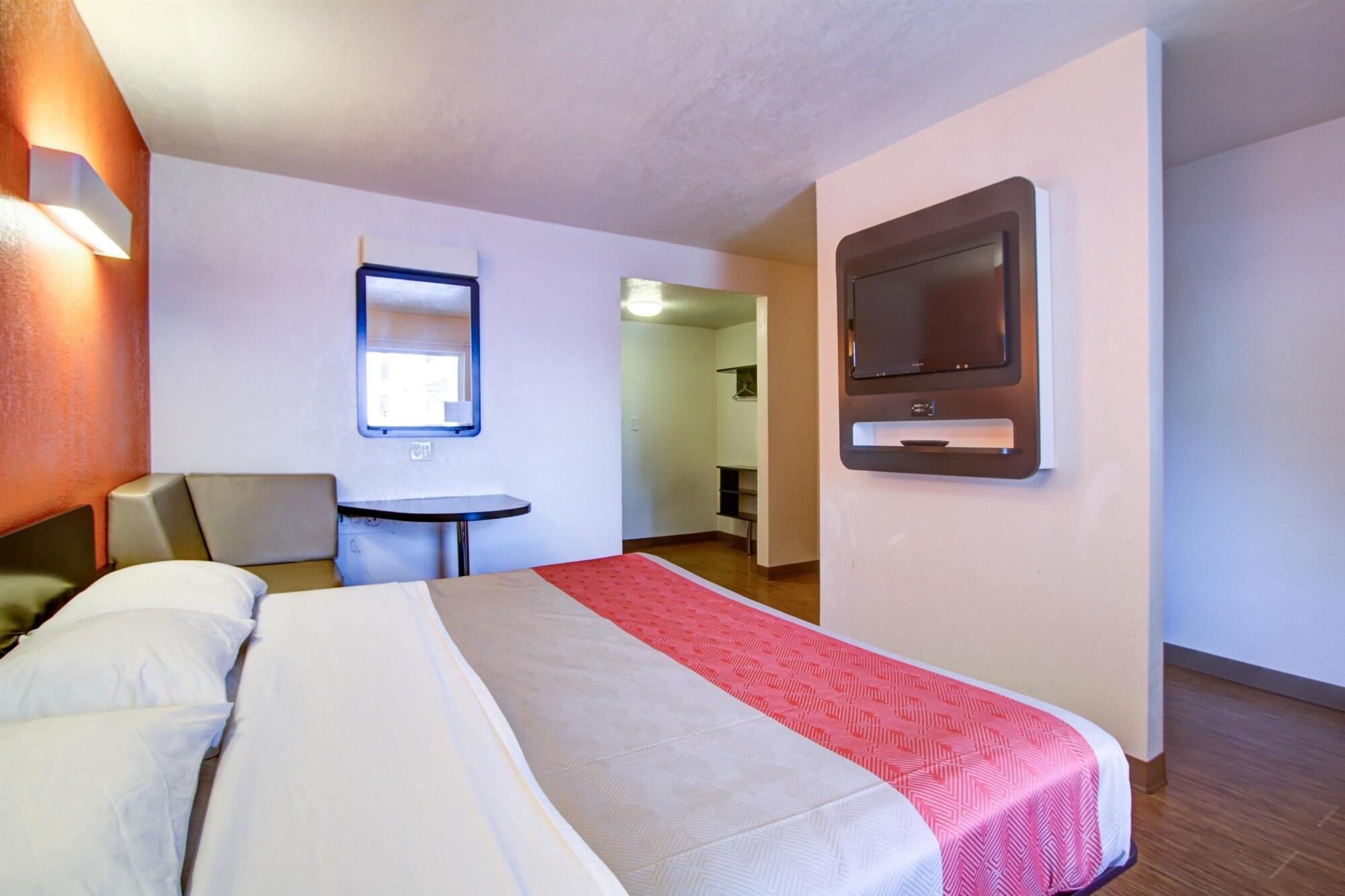 6-richfield, Oh Hotel